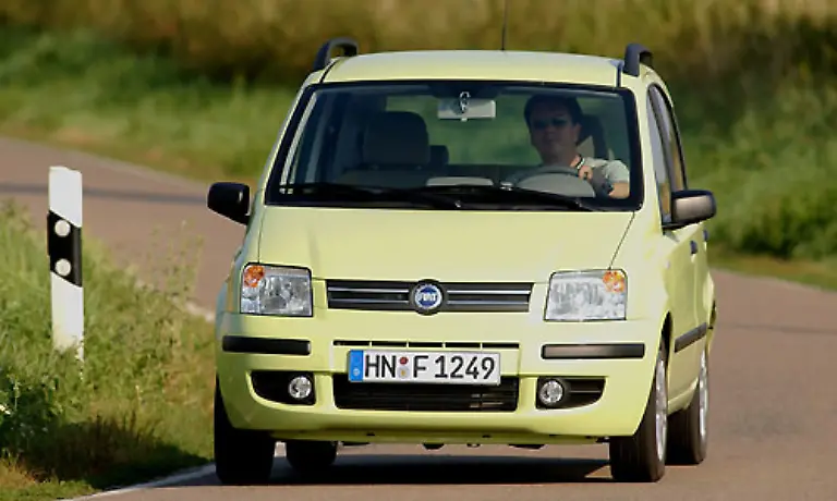Die-Klasse-1-und-2-bilden-die-Microwagen-und-Kleinstwagen-Sieger-ist-mit-72-Punkten-und-vier-Sternen-der-Fiat-Panda-1-2-mit-Erdgasantrieb