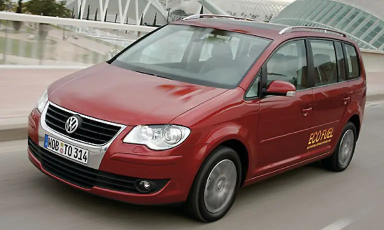 sowie-der-VW-Touran-EcoFuel-Erdgas