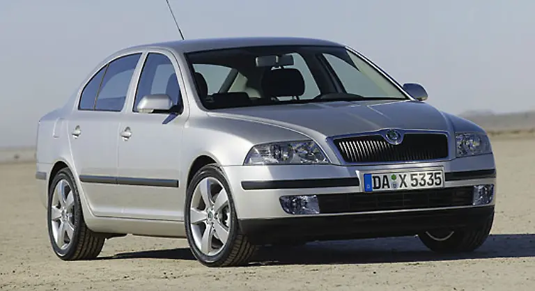 Vier-Punkte-dahinter-liegt-der-Skoda-Superb-2-0-Diesel