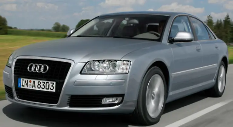Damit-zur-Oberklasse-Hier-kam-es-bisher-weniger-auf-Verbrauch-und-Umweltfreundlichkeit-an-Egal-auch-hier-hat-der-ADAC-vier-Sterne-fuer-niedrige-Emissionen-zu-vergeben-Spitzenreiter-ist-der-Audi-A8-2-8-FSIe-83-Punkte