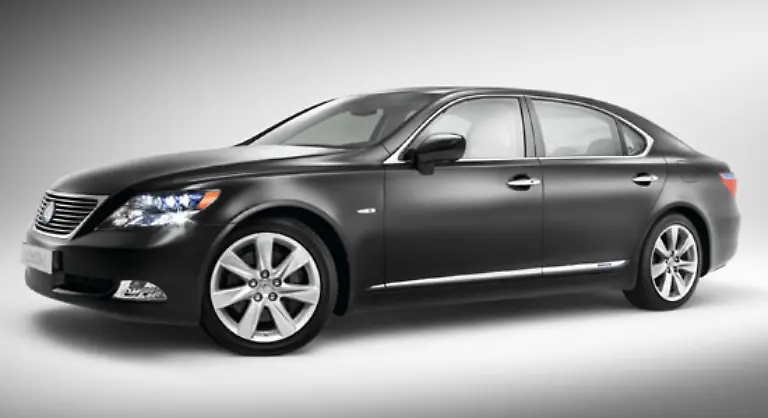 75-Punkte-schaffen-der-Hybrid-Lexus-LS-600
