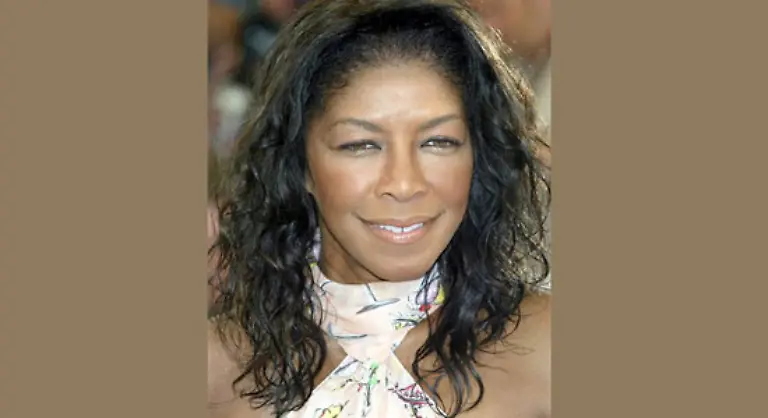 Natalie-Cole-musste-monatelang-eine-medizinische-Behandlung-wegen-ihrer-Hepatitis-C-Erkrankung-ueber-sich-ergehen-lassen