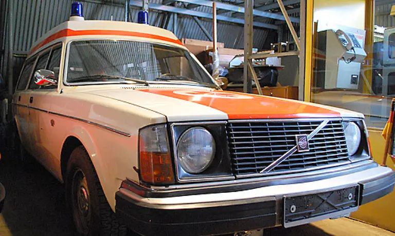 Nur-in-Berlin-und-auch-dort-hoechst-selten-gab-es-noch-den-Volvo-240-DL-Er-ist-Baujahr-1979-und-fuhr-nach-der-Wende-bis-zum-Jahr-2000-fuer-den-Katastrophenschutz-des-DRK