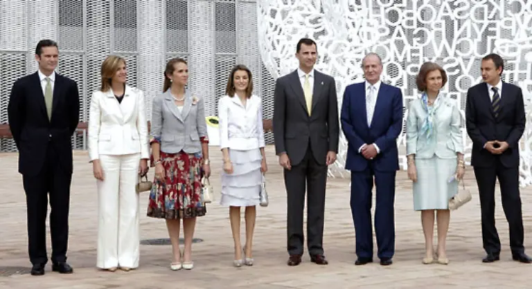 Kronprinz-Felipe-40-4-v-r-sowie-die-Infantinnen-Elena-44-3-v-l-und-Cristina-43-2-v-l