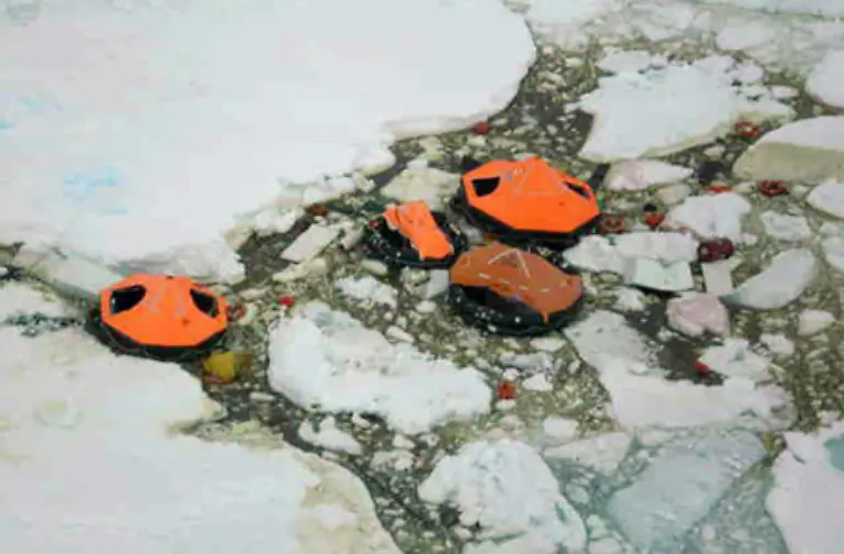 Als-extreme-Kaelteregion-ist-die-Antarktis-so-etwas-wie-die-Klimakueche-fuer-die-Welt-Erwaermt-sie-sich-schnell-hat-das-drastische-Auswirkungen-auf-das-Wetter-und-das-Klima-auf-der-ganzen-Welt-Wissenschaftler-konnten-bereits-ein-erstes-Abtauen-der-Polkappe-nachweisen