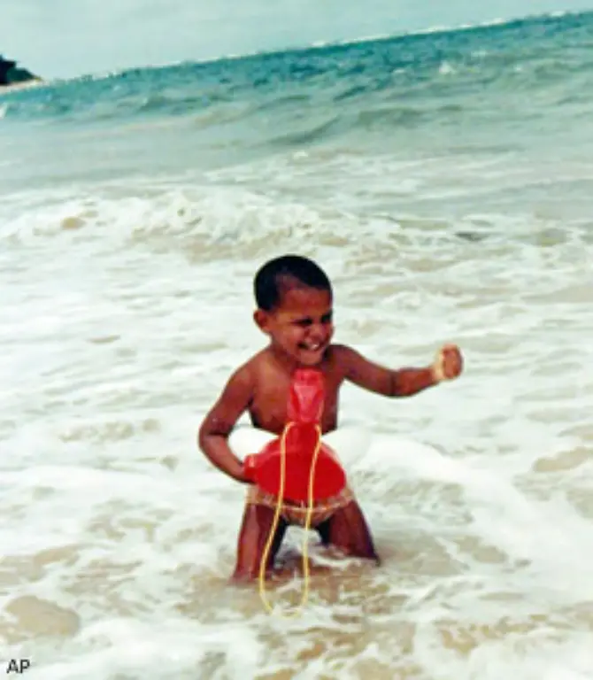 1961-kommt-Obama-in-Honolulu-zur-Welt-seine-Eltern-hatten-sich-am-East-West-Center-der-Universitaet-von-Hawaii-kennengelernt