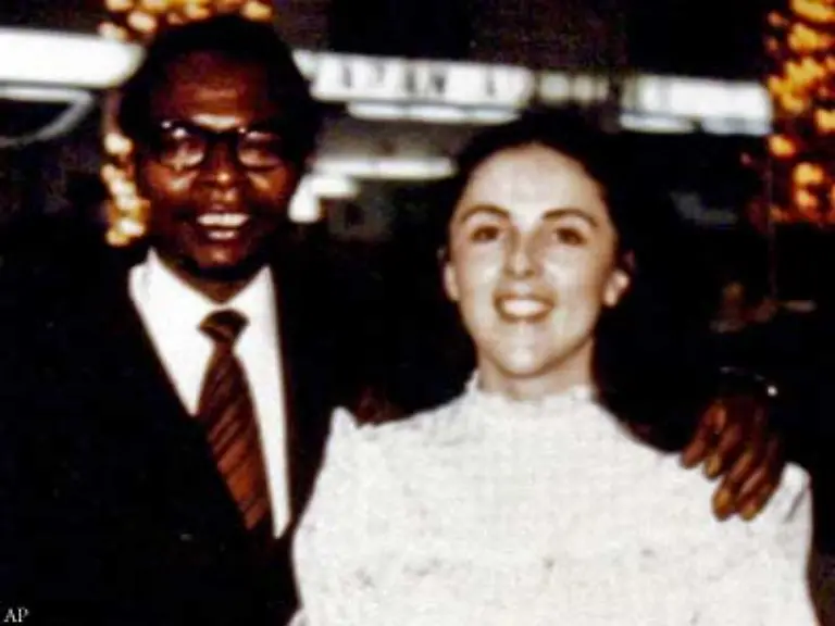 Die-Ehe-der-Eltern-haelt-allerdings-nicht-lange