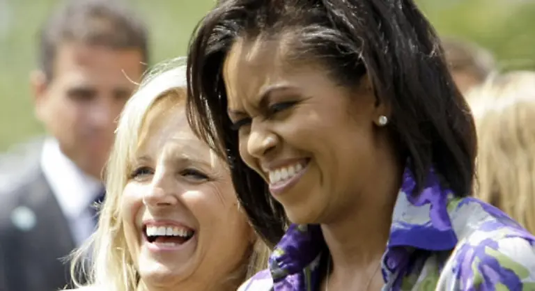 als-Schwester-und-wenn-auch-nur-im-Geiste-Foto-mit-Jill-Biden-der-Frau-des-zukuenftigen-Vizepraesidenten-Joe-Biden