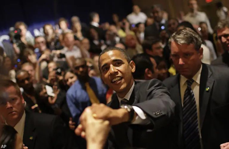 Nicht-zuletzt-um-die-Beschraenkungen-fuer-Spenden-zu-umgehen-verzichtete-Obama-schliesslich-sogar-vollstaendig-auf-oeffentliche-Gelder-Ob-Gross-oder-Klein-Spender-am-Ende-ueberzeugte-Obama-alle