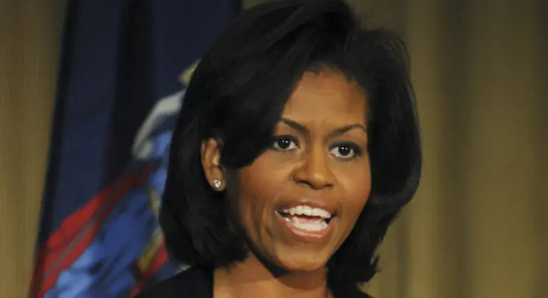 schaffte-den-Spagat-zwischen-einer-modernen-berufstaetigen-klugen-Frau