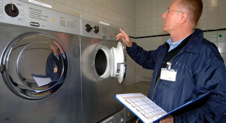 Sie-mischen-sich-aus-heissem-und-kaltem-Wasser-der-Hausleitungen-die-jeweils-benoetigte-Temperatur