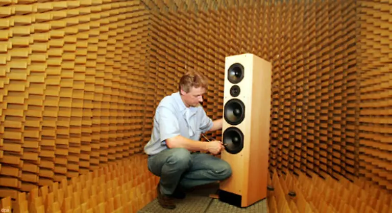 Bei-den-meisten-Geraeten-ist-Stand-by-inzwischen-der-Normalzustand-schlimmer-noch-Viele-haben-gar-keinen-Netzschalter-mehr-der-Stand-by-Modus-ist-nicht-zu-erkennen