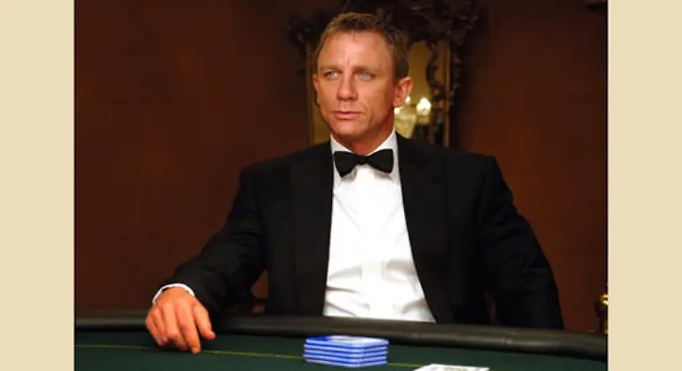 Nach-seinem-furiosen-Debuet-als-007-in-Casino-Royale-dem-bisher-erfolgreichsten-Bond-Film-tritt-er-nun-zu-seiner-naechsten-Mission-an