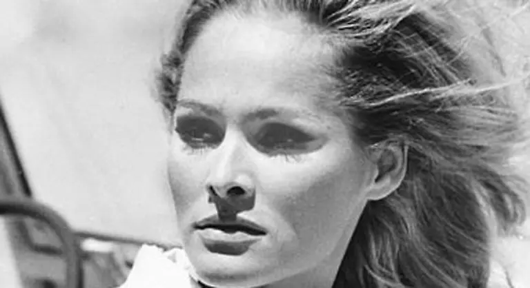 Eigentlich-muesste-es-eine-neue-Rubrik-bei-den-Oscar-Verleihungen-geben-eine-fuer-die-Rubrik-des-Besten-Bond-Girls