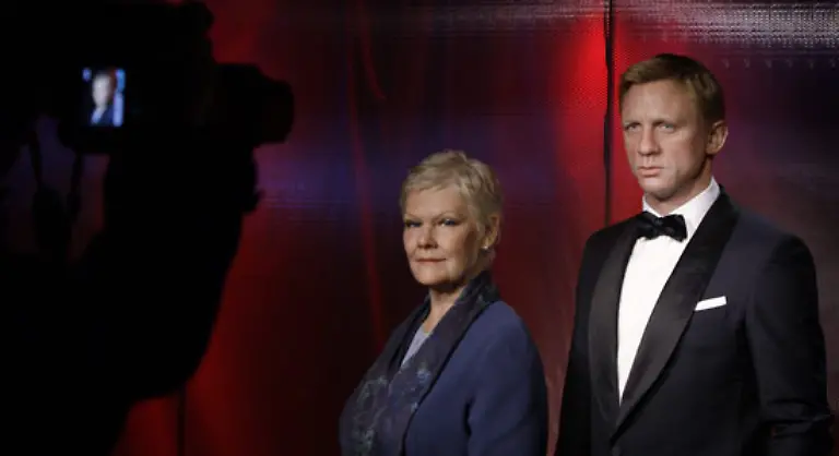 M-Judi-Dench-hier-mit-Daniel-Craig-in-Wachs