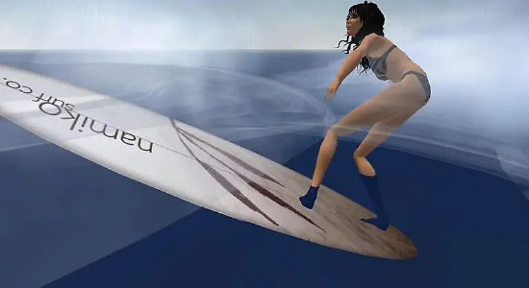 Am-Strand-ist-Frau-zu-sehr-beschaeftigt-um-neugierige-Fragen-zu-beantworten