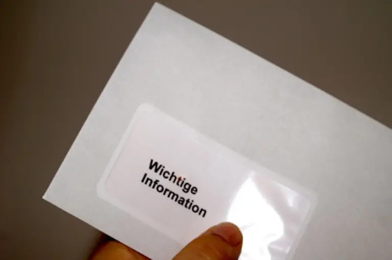 Wieviel-Rente-individuell-zu-erwarten-ist-erfaehrt-jeder-der-aelter-als-27-ist-und-mindestens-fuenf-Jahre-Rentenbeitraege-gezahlt-hat-in-der-individuellen-jaehrlichen-Renteninformation