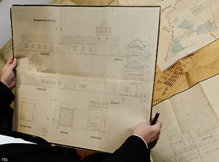 Sie-tragen-den-Stempel-der-Bauleitung-der-Waffen-SS-und-Polizei-und-sind-von-massgeblichen-SS-Fuehrern-abgezeichnet