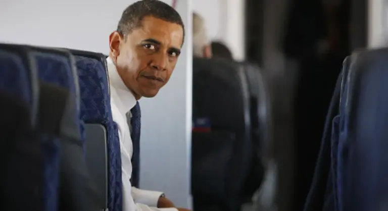 Fuer-die-ist-nicht-nur-das-Haus-neu-sondern-auch-die-Stadt-Mit-dem-Flugzeug-reisen-Barack-und-Michelle-Obama-eigens-aus-Chicago-an-am-20-Januar-werden-sie-nach-Washington-ziehen