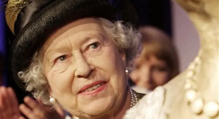 Ach-ja-faellt-ihm-dann-ein-die-traegt-Mutti-ja-noch