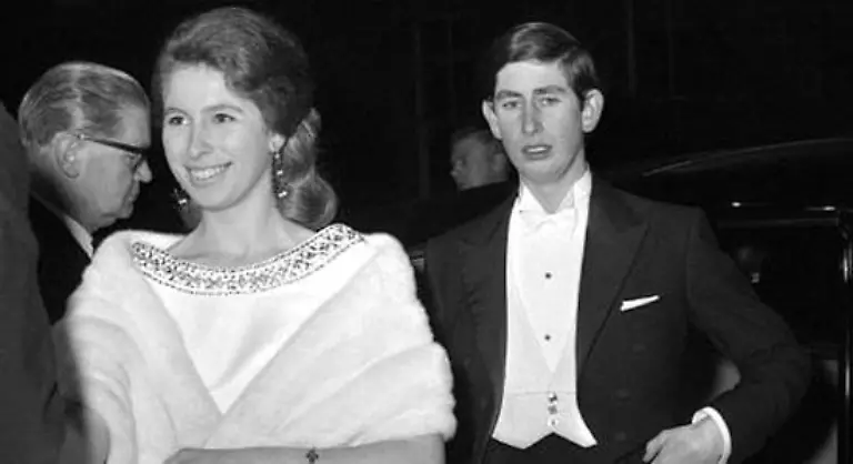 Mitstudenten-sahen-ihn-als-ein-Phaenomen-Fremde-auf-der-Strasse-glotzten-die-Medien-sassen-ueber-ihn-zu-Gericht-schreibt-der-Biograf-Gyles-Brandreth