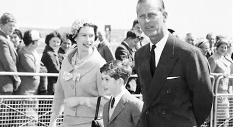 Mit-seiner-Mutter-konnte-Charles-Herzensangelegenheiten-schwer-besprechen