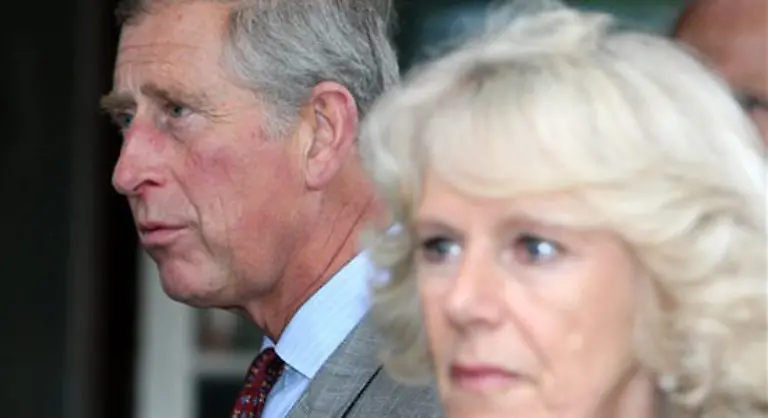 Den-Gipfel-der-Affaere-markierte-ein-Vorfall-der-als-Camilla-Gate-in-die-Geschichte-eingehen-sollte