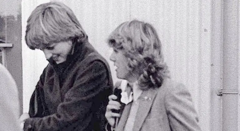 Als-der-Ehebruch-in-allen-Facetten-in-den-Medien-breitgetreten-wurde-zerbrach-Charles-und-Dianas-sowieso-schon-zerruettete-Ehe-vollends