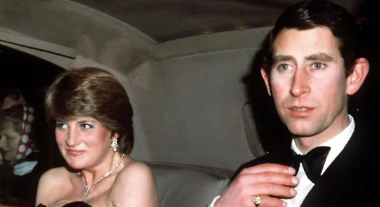 Bei-den-Briten-sammelte-Charles-mit-seinem-ehebrecherischen-Verhalten-gegenueber-der-vergoetterten-Diana-keine-Bonuspunkte