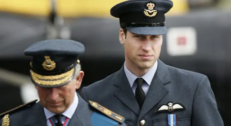 Auch-deshalb-mag-es-ihn-schmerzen-wenn-spekuliert-wird-dass-Charles-zugunsten-seines-aelteren-Sohnes-William-auf-den-Thron-verzichten-muss