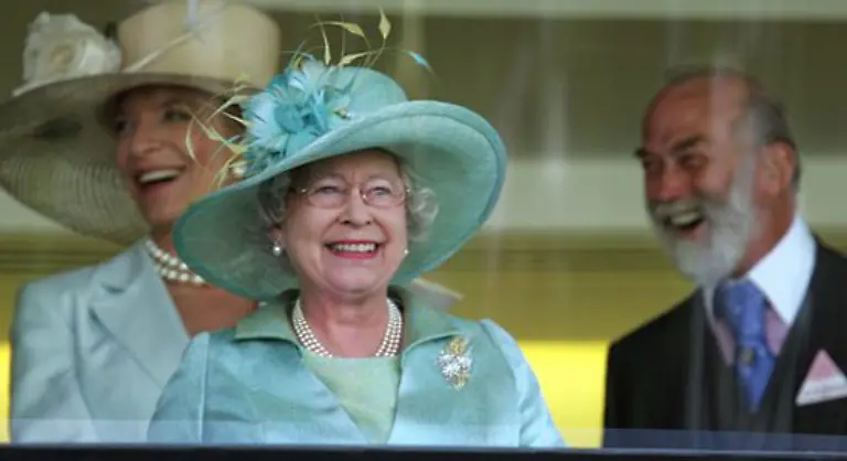 Queen-Cousin-Prinz-Michael-von-Kent-seine-deutschgebuertige-Gattin-Marie-Christine-von-Reibnitz-und-die-Kinder-des-Paares-Lady-Ella-und-Lord-Freddie-Windsor-sowie-mehrere-andere-waren-beleidigt