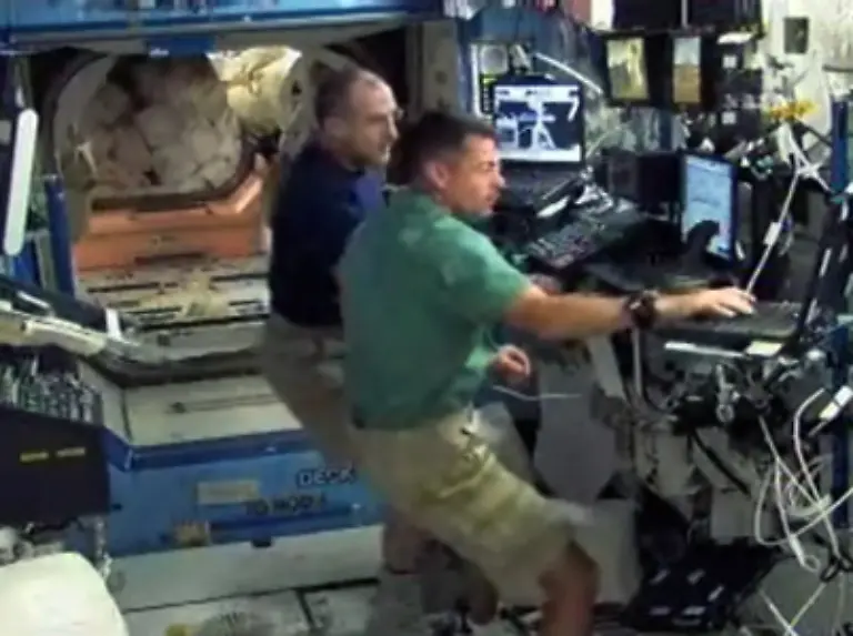 In-Zukunft-soll-beispielsweise-die-Langzeitbesatzung-von-drei-auf-sechs-Astronauten-aufgestockt-werden