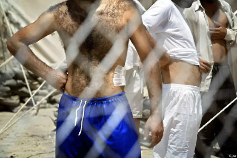 Politische-Indikatoren-sind-eine-zunehmende-Kriminalisierung-und-die-darauf-folgende-Delegitimierung-des-Staates-der-fortschreitende-Verfall-oeffentlicher-Dienstleistungen-und-Verwaltungsstrukturen-sowie-die-Aufhebung-oder-willkuerliche-Auslegung-von-Rechtsnormen