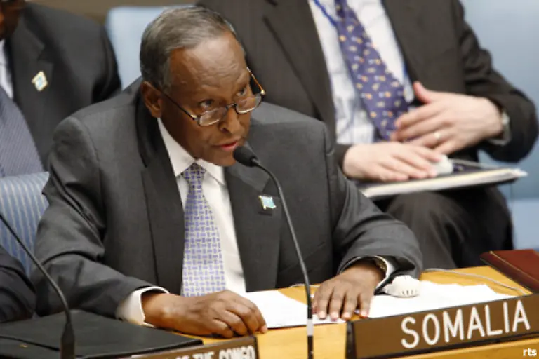 Dies-sieht-auch-der-UN-Sondergesandte-fuer-Somalia-Ahmedou-Ould-Abdallah-aehnlich-Er-rief-Regierungschef-Hassan-Hussein-und-Praesident-Yusuf-Ahmed-im-Bild-erneut-auf-an-der-Beendigung-der-Gewalt-zu-arbeiten