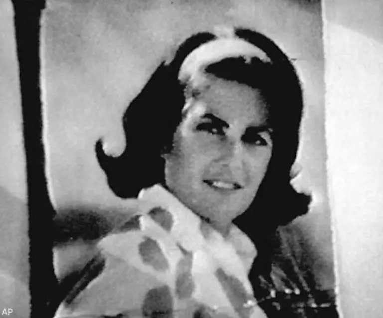 Die-Kennedy-Geliebte-Judith-Exner-soll-zur-gleichen-Zeit-die-Freundin-des-Chicagoer-Gangsterbosses-Sam-Giancana-gewesen-sein