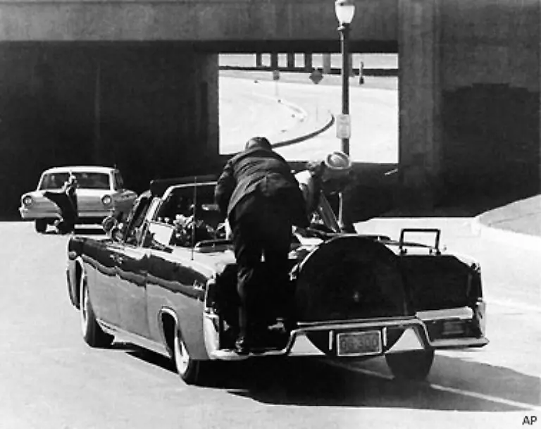 Da-hat-sein-Vater-noch-zweieinhalb-Monate-zu-leben-Am-22-November-1963-ist-ganz-Amerika-wie-gelaehmt-In-Dallas-US-Staat-Texas-wird-auf-offener-Strasse-auf-US-Praesident-John-F-Kennedy-geschossen