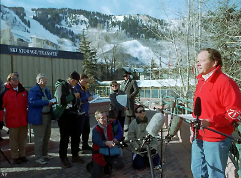 Michael-stirbt-am-Silvester-Nachmittag-1997-im-Ski-Urlaub-den-er-mit-Mutter-Ethel-und-den-Geschwistern-verbringt-Er-rast-in-Aspen-Colorado-frontal-gegen-einen-Baum