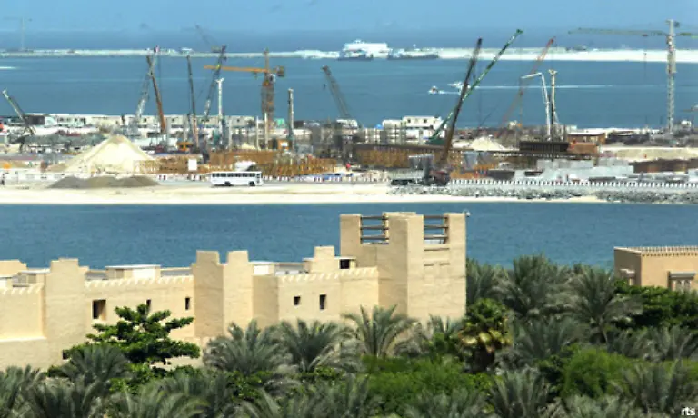 Bis-zu-40-000-Menschen-waren-gleichzeitig-auf-der-Baustelle-beschaeftigt