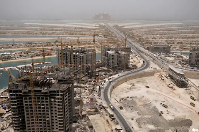 Die-Gesamtkosten-des-Projektes-werden-mit-etwa-drei-Milliarden-US-Dollar-beziffert-Auch-nach-der-Eroeffnung-wird-weiter-gebaut-weitere-Hotels-sollen-entstehen