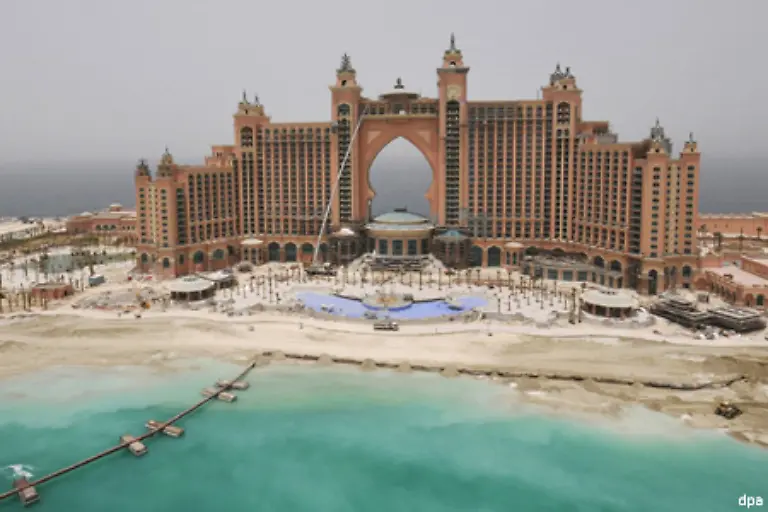 Prunkstueck-von-Palm-Jumeirah-ist-das-erste-Hotel-am-Platz-das-Atlantis-the-Palm