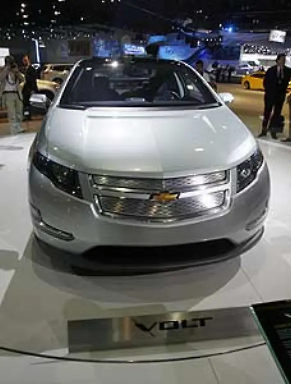 Der-Chevy-Volt-hingegen-ist-ein-durchaus-interessanter-Ansatz-Der-Benzin-Motor-dient-lediglich-zum-Laden-der-Batterie-Damit-kommt-man-60-Kilometer-weit
