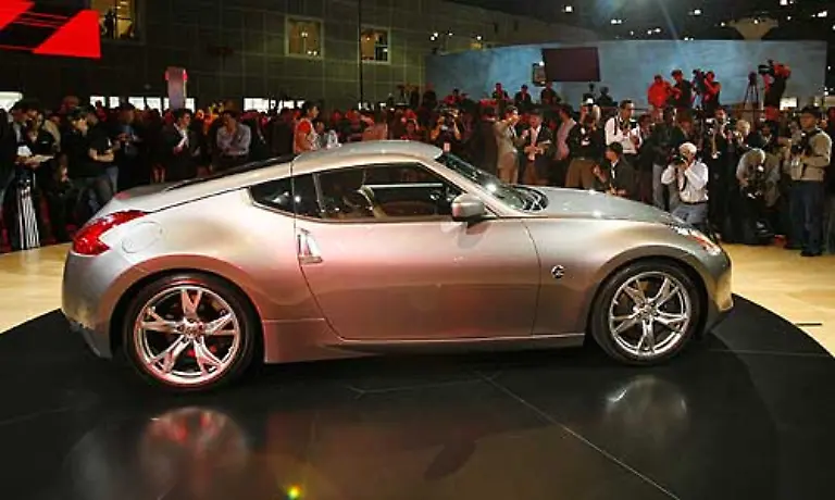 Den-Nissan-370-Z-zum-Beispiel-Ein-astreiner-Japan-Sportler-dessen-Vorgaenger-der-350-Z-schon-eine-guenstige-Alternative-zu-Porsche-und-Co-darstellte