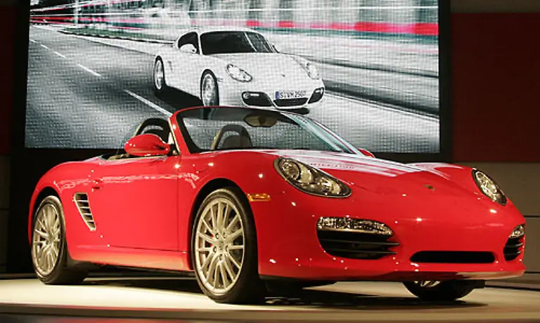 Ebenso-wie-beim-aufgefrischten-Boxster-Die-beiden-Motoren-mit-2-9-und-3-4-Liter-Hubraum-haben-10-Prozent-mehr-Leistung-und-sollen-18-Prozent-weniger-verbrauchen