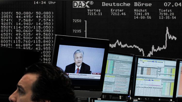 Wenige Tage vor den ersten Quartalsberichten leitete EZB-Chef Trichet im Euroraum die Zinswende ein.