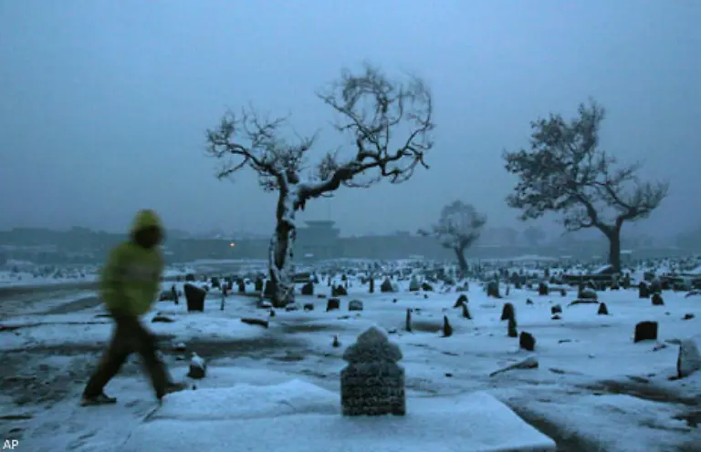 Das-Gedenken-an-das-Opfer-als-Individuum-ist-in-solchen-Staetten-kaum-noch-moeglich-Gedenkstaetten-dienen-neben-der-Trauer-vor-allem-zur-Dokumentation-und-Mahnung-erfuellen-also-in-hohem-Masse-gesellschaftliche-Funktionen