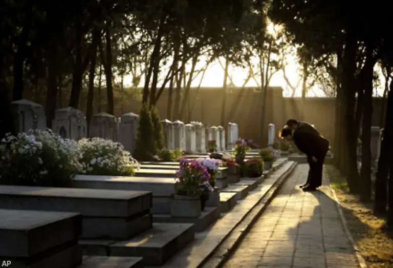 Haeufig-haben-sich-in-verschiedenen-Kulturraeumen-sehr-spezifische-Traditionen-herausgebildet