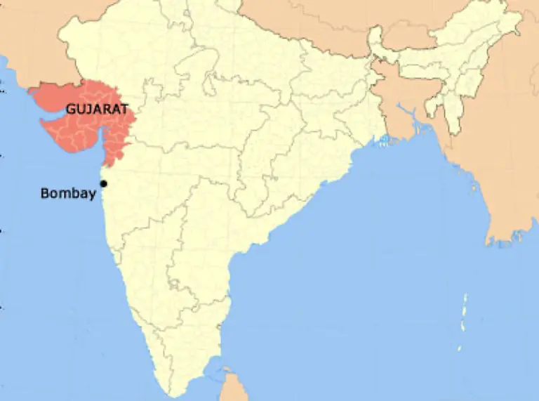 Nach-Informationen-von-NDTV-kommen-12-Terroristen-mit-einem-Fischerboot-aus-dem-indischen-Bundesstaat-Gujarat-nach-Bombay-Die-anderen-waren-lebten-laut-Times-of-India-als-Studenten-in-Bombay