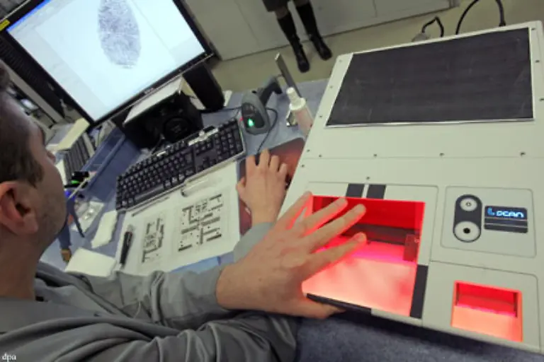 Regierungen-nutzen-die-Furcht-vor-Terrorismus-gezielt-um-die-Sicherheitspolitik-zu-verschaerfen-Auf-der-Strecke-bleiben-dabei-nicht-selten-Rechtsstaatlichkeit-und-Menschenrechte