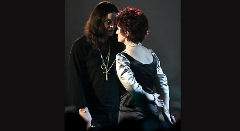 Als-Sohn-eines-Werkzeugschlossers-wuchs-er-in-den-Nachkriegsjahren-in-Birmingham-mit-fuenf-Geschwistern-auf