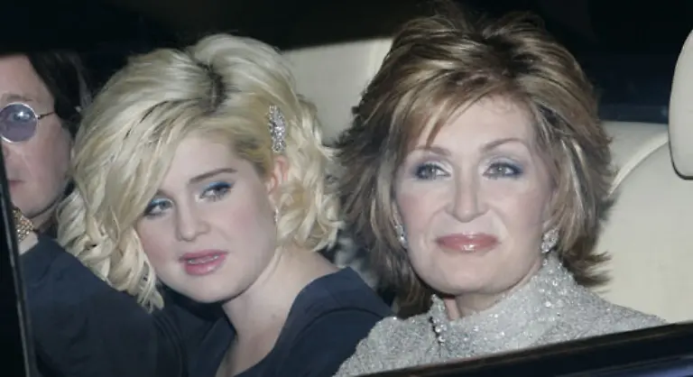 und-der-Oeffentlichkeit-neuen-Gespraechsstoff